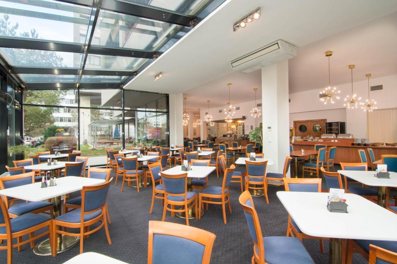 Hotel ILF Prag Exterior foto