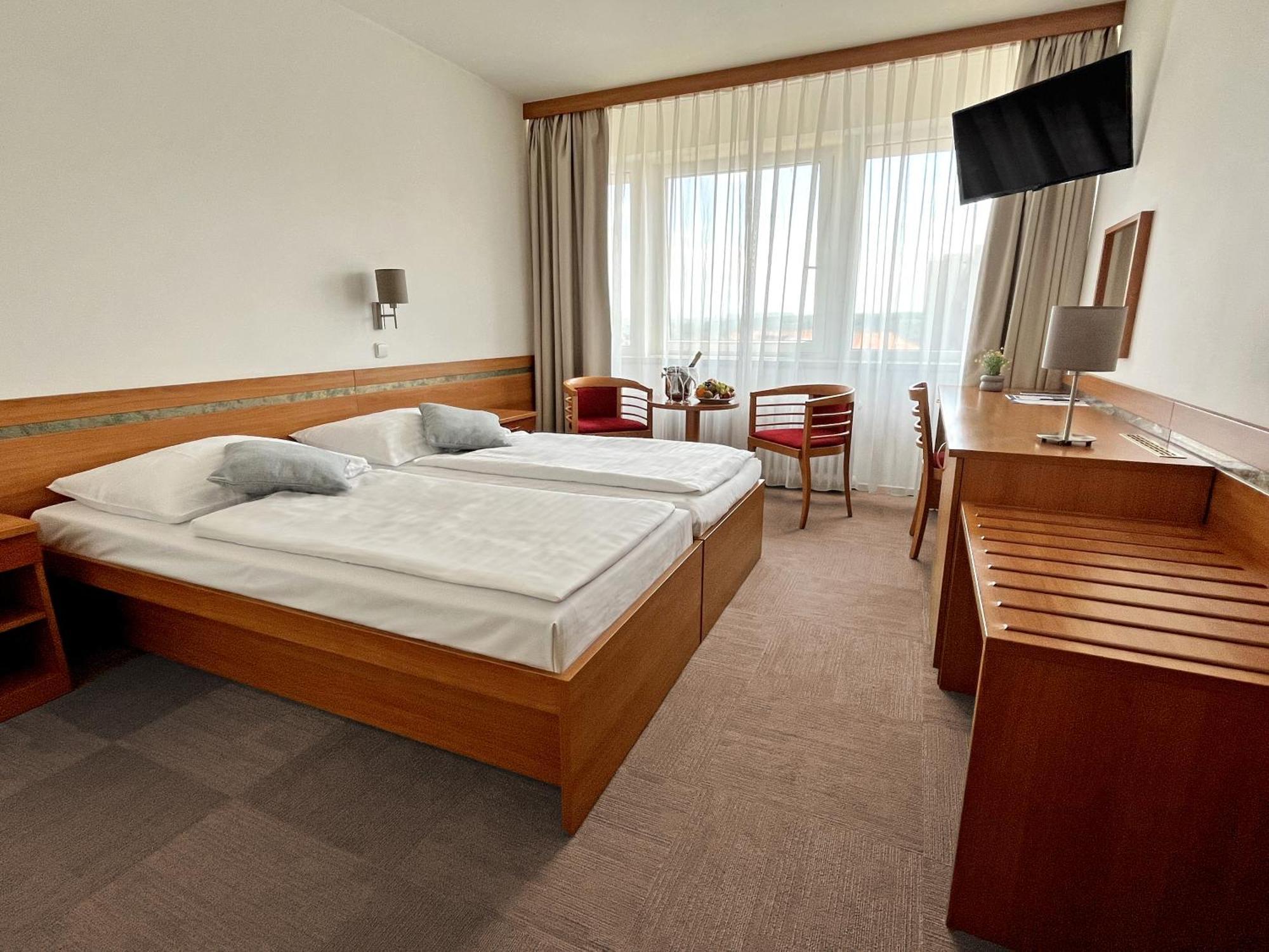 Hotel ILF Prag Exterior foto